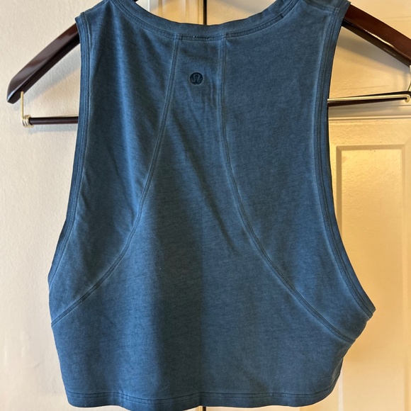 Lululemon tank - Picture 2 of 3